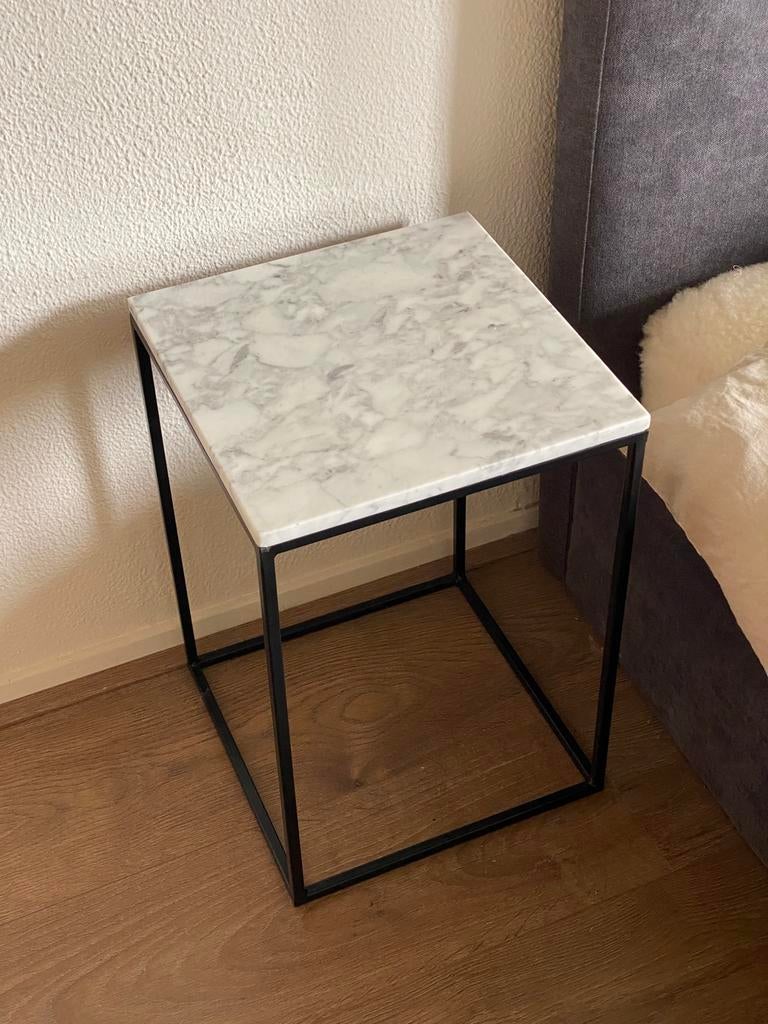 Bijzettafel, nachtkastje of plantentafel, marmer, twee stuks, Ophalen, Minder dan 45 cm, Minder dan 55 cm, Metaal of Aluminium