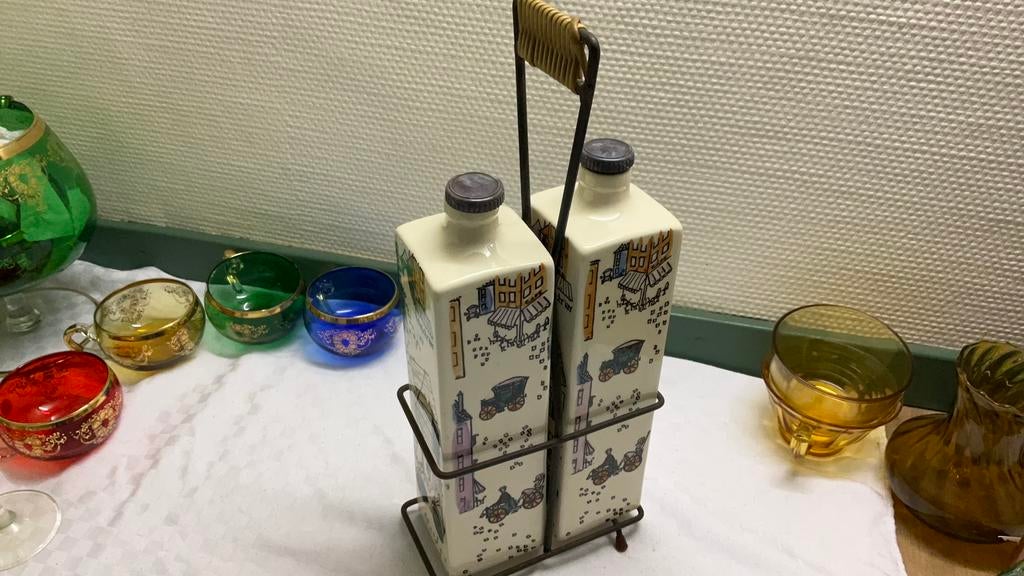 Vintage olie en azijn set in metalen houder dom keramiek, Ophalen of Verzenden, Zo goed als nieuw