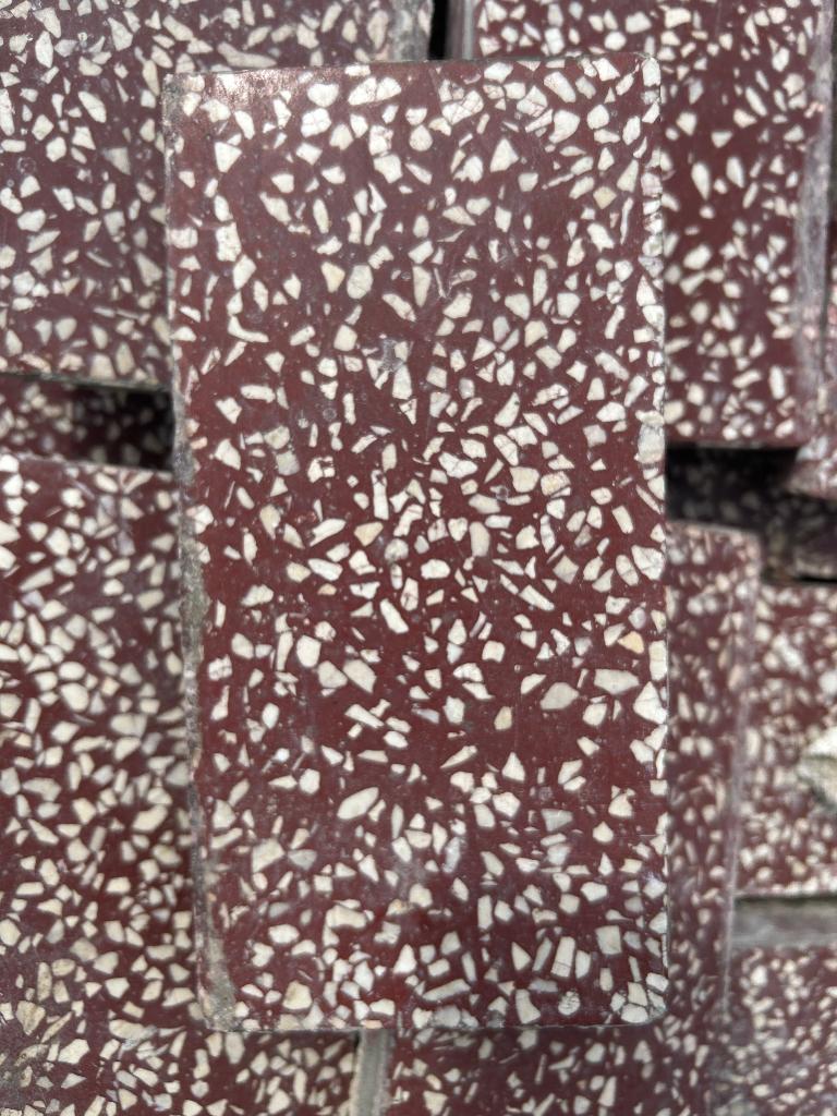 Rode terrazzo tegels, graniet, vintage tegels, Doe-het-zelf en Verbouw, Tegels, Ophalen, Gebruikt, Graniet, Minder dan 20 cm