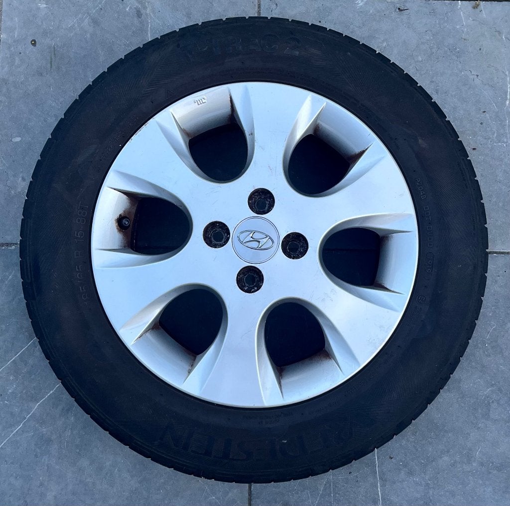 Hyundai I20 15 inch full set (4x velg + band), Auto-onderdelen, Banden en Velgen, Ophalen, Gebruikt, 15 inch, Velg(en)