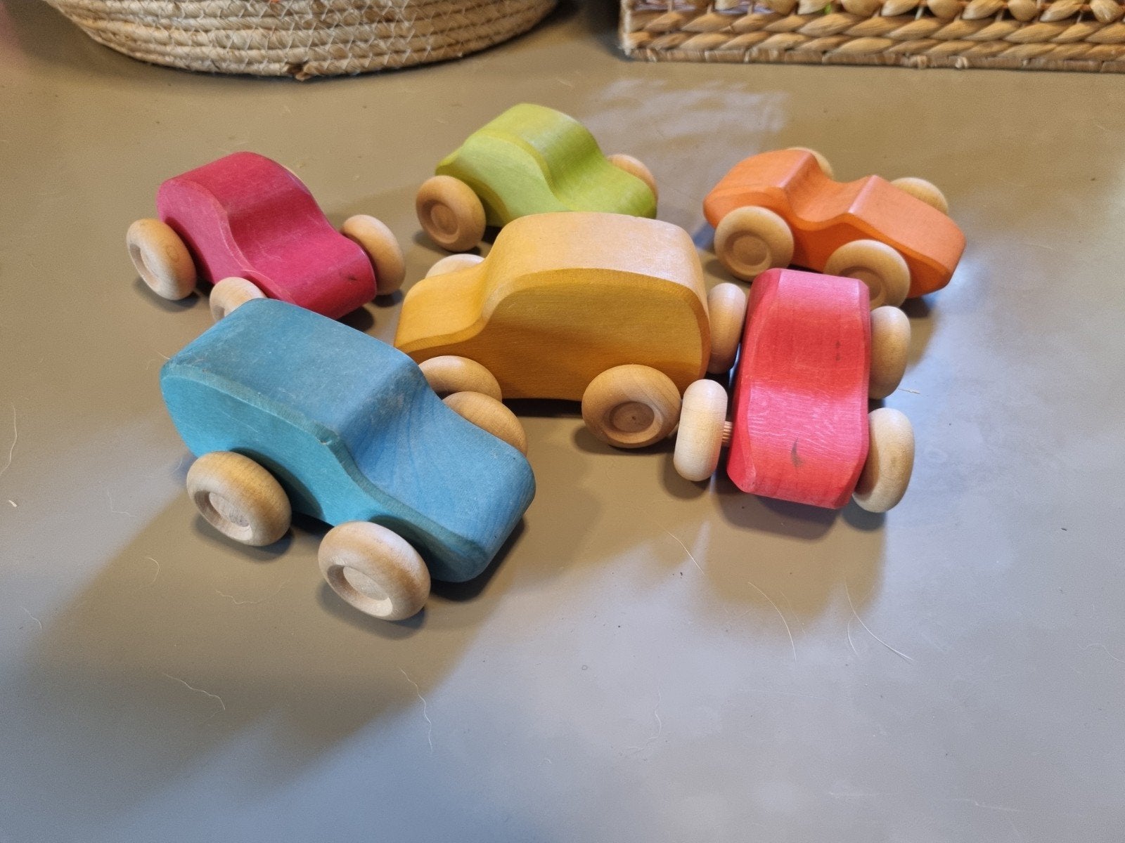 Grimm's regenboog houten speelgoedauto's - set van 6, Ophalen of Verzenden, Gebruikt