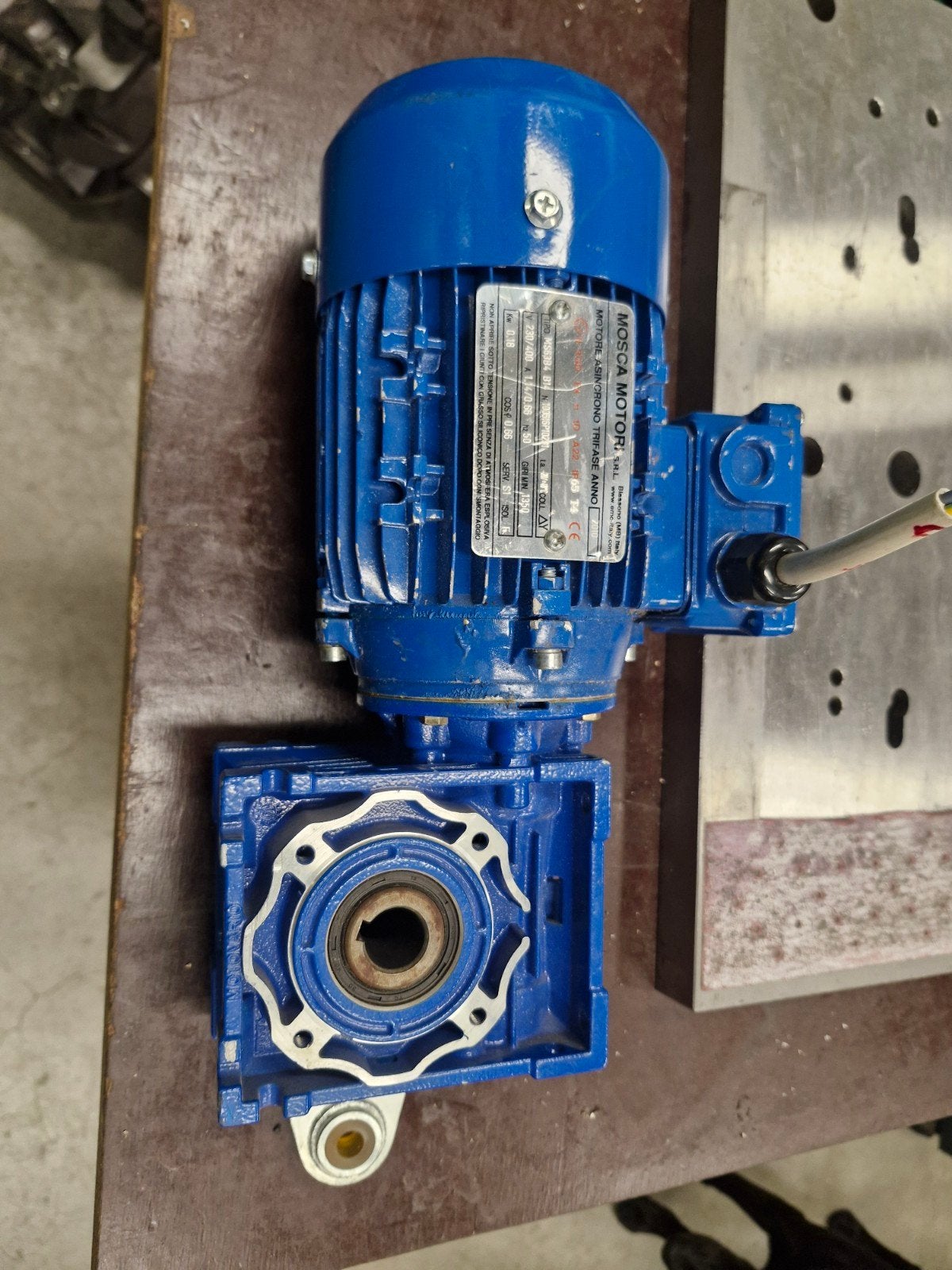 Elektromotor met haakse overbrenging 0,18 kW 230/400V, Doe-het-zelf en Verbouw, Ophalen of Verzenden