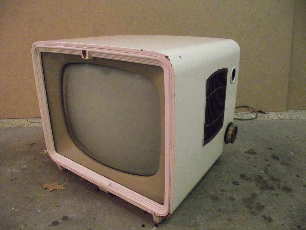 Antieke zwart / wit televisie jaren '50, Ophalen