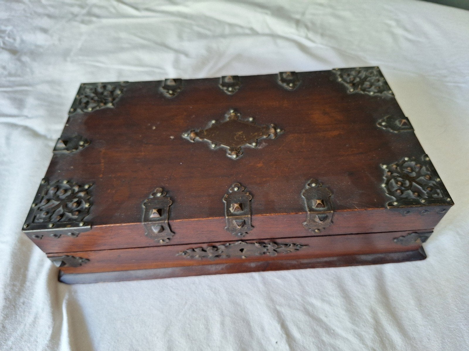 Antieke houten doos met inlegwerk en speelstukken, Ophalen of Verzenden