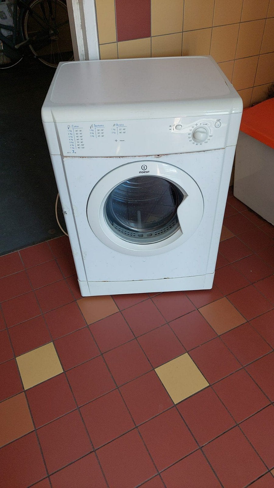 Indesit droger, Witgoed en Apparatuur, Ophalen, 1200 tot 1600 toeren, 85 tot 90 cm