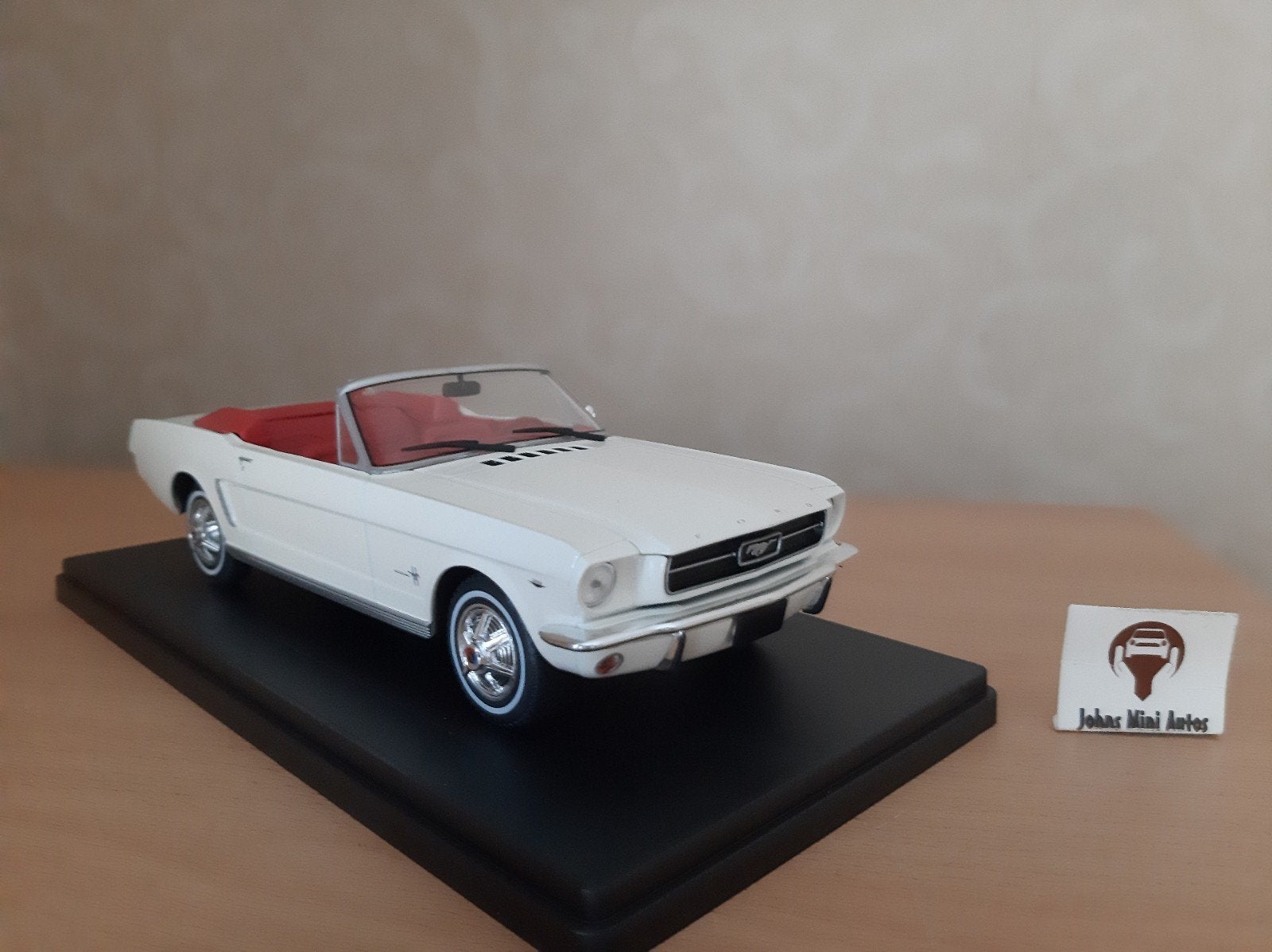 Ford Mustang Convertible in wit 1:24, Overige merken, Auto, Nieuw, Ophalen of Verzenden