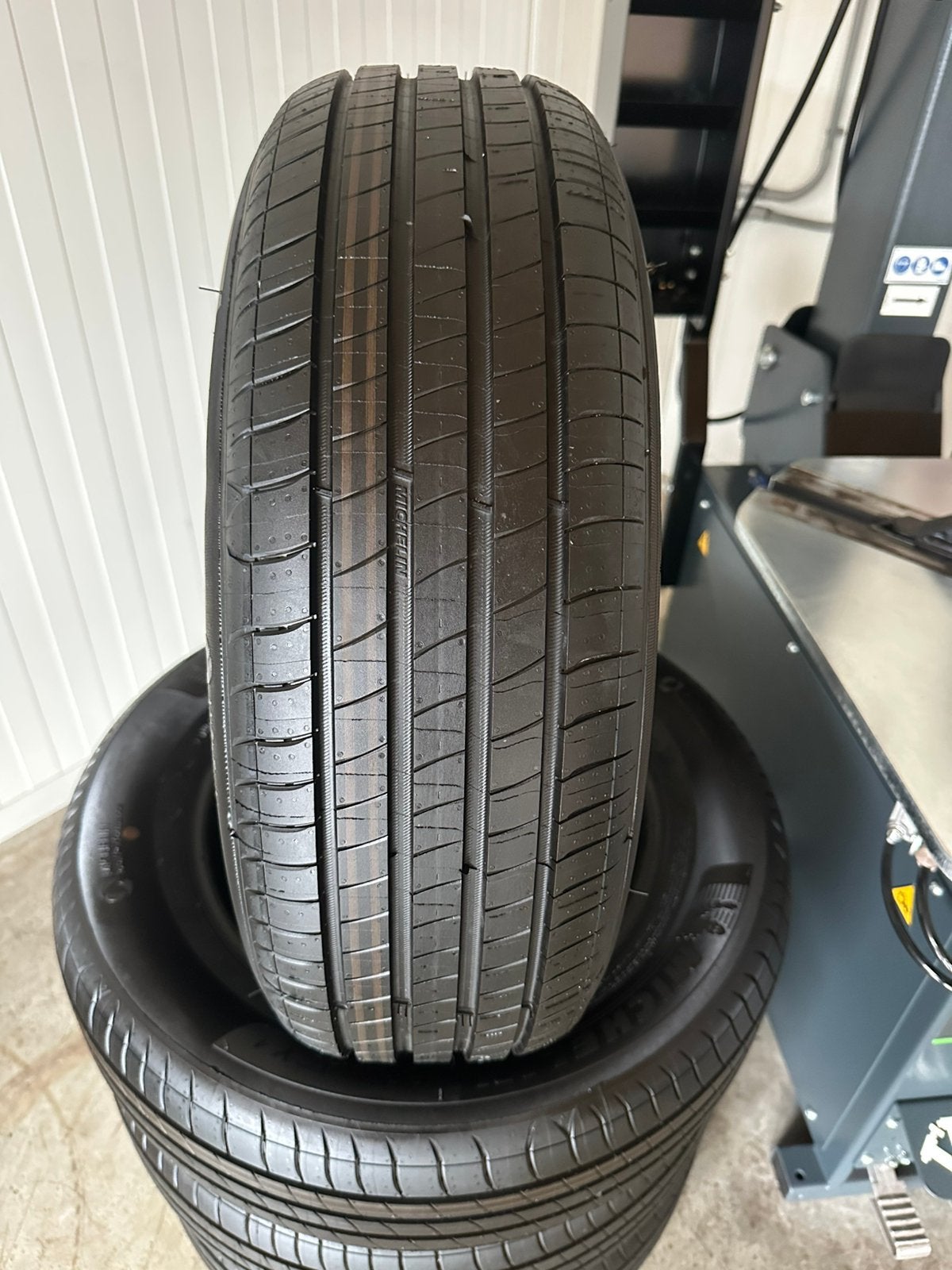 4 Nieuwe Michelin 185 65 15 Zomerbanden Inclusief Montage, 15 inch, Banden en Velgen, Nieuw, Personenwagen