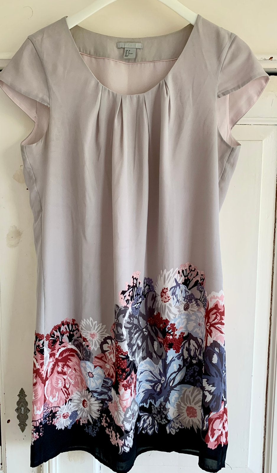 Supermooi chic jurk, M, H& M, Maat 38/40 (M), Ophalen of Verzenden, Zo goed als nieuw, Grijs