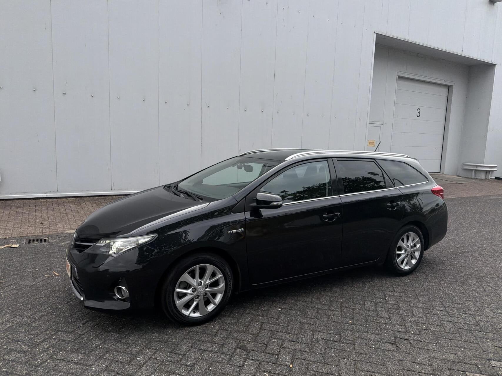 Toyota Auris 1.8 Hybrid Lease+ - NAVI/PANODAK/XENON/CAM/NAP, Euro 5, 136 pk, Gebruikt, Zwart