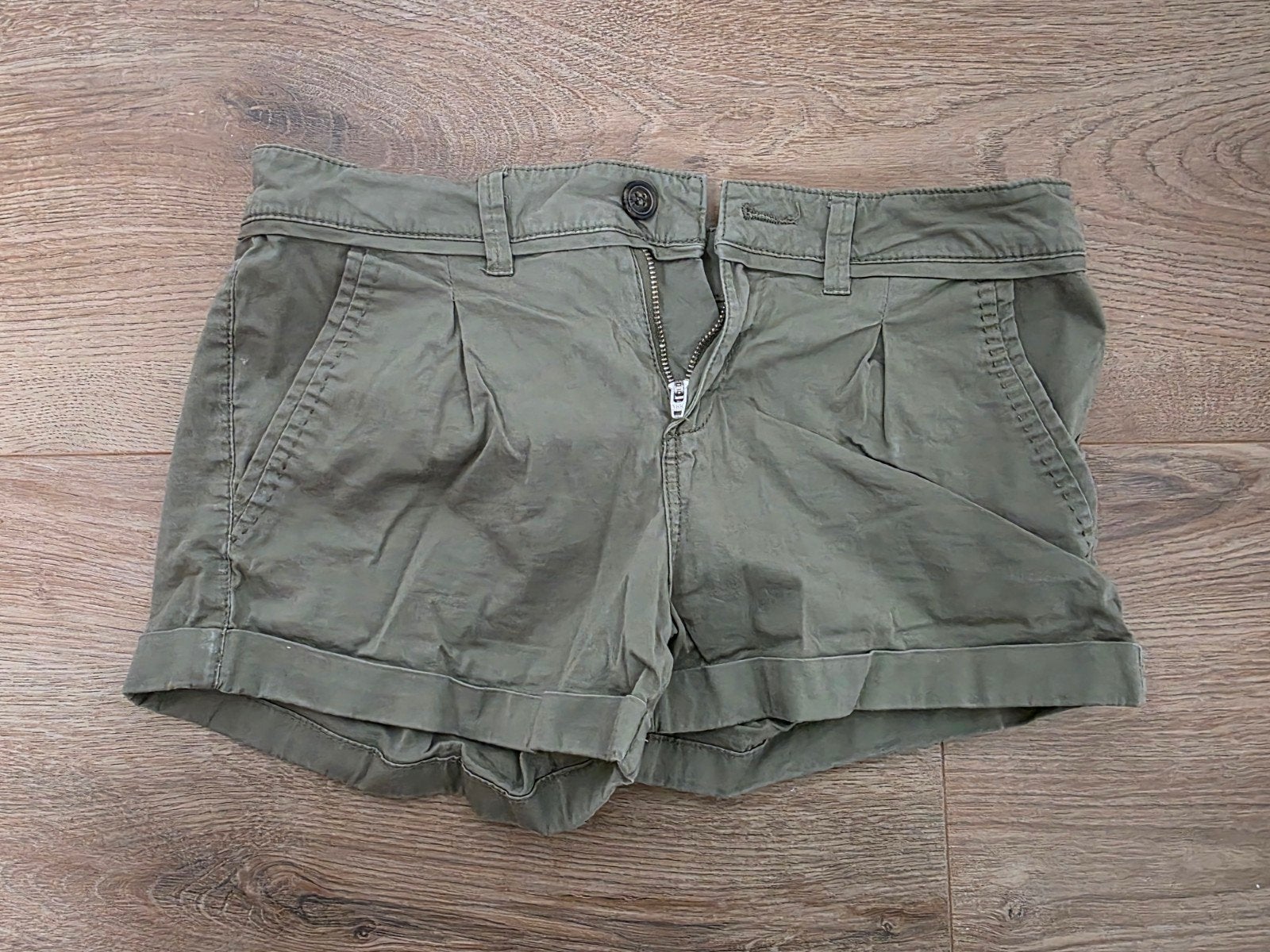 Dames korte broek groen Jennyfer 34 97% katoen S small

Mooi, Kort, Ophalen of Verzenden, Zo goed als nieuw, Jennyfer