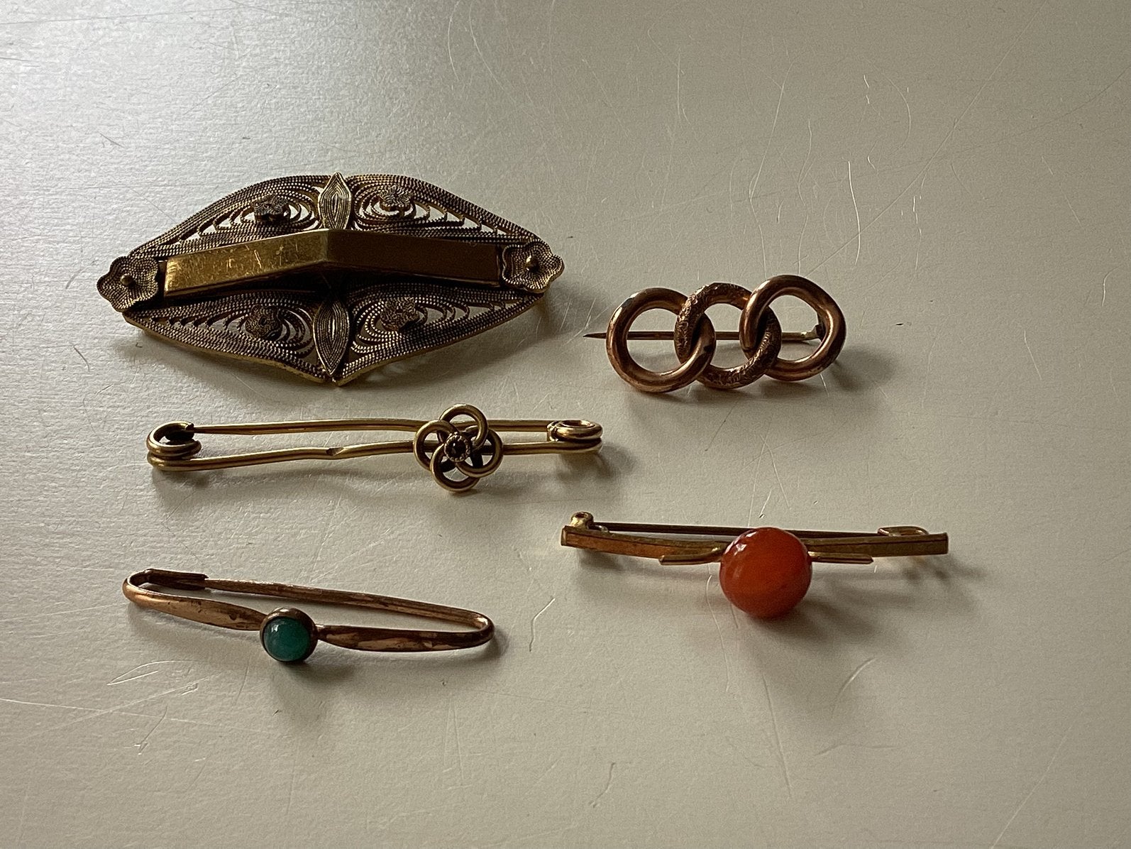 Lot van 5 antieke broches ( in Hilversum ), Ophalen of Verzenden, Gebruikt, Overige materialen
