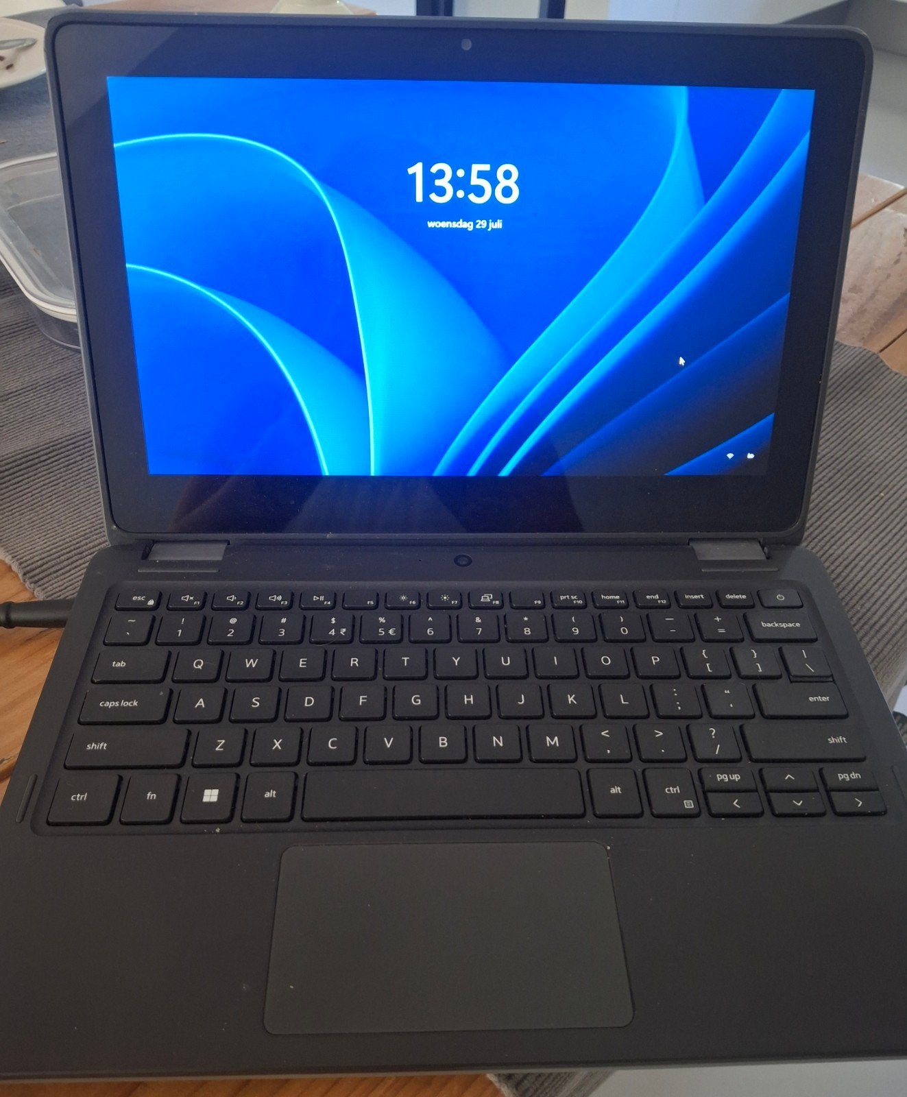 Dell Latitude 3120 Laptop - 5 jaar oud, Gebruikt, 2 tot 3 Ghz, 11 inch, Ophalen of Verzenden