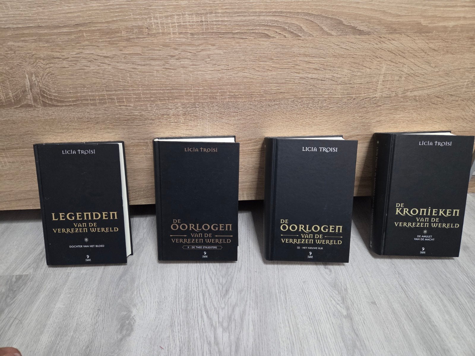 Licia Troisi fantasyboeken, Boeken, Ophalen of Verzenden, Gelezen, Licia troisi