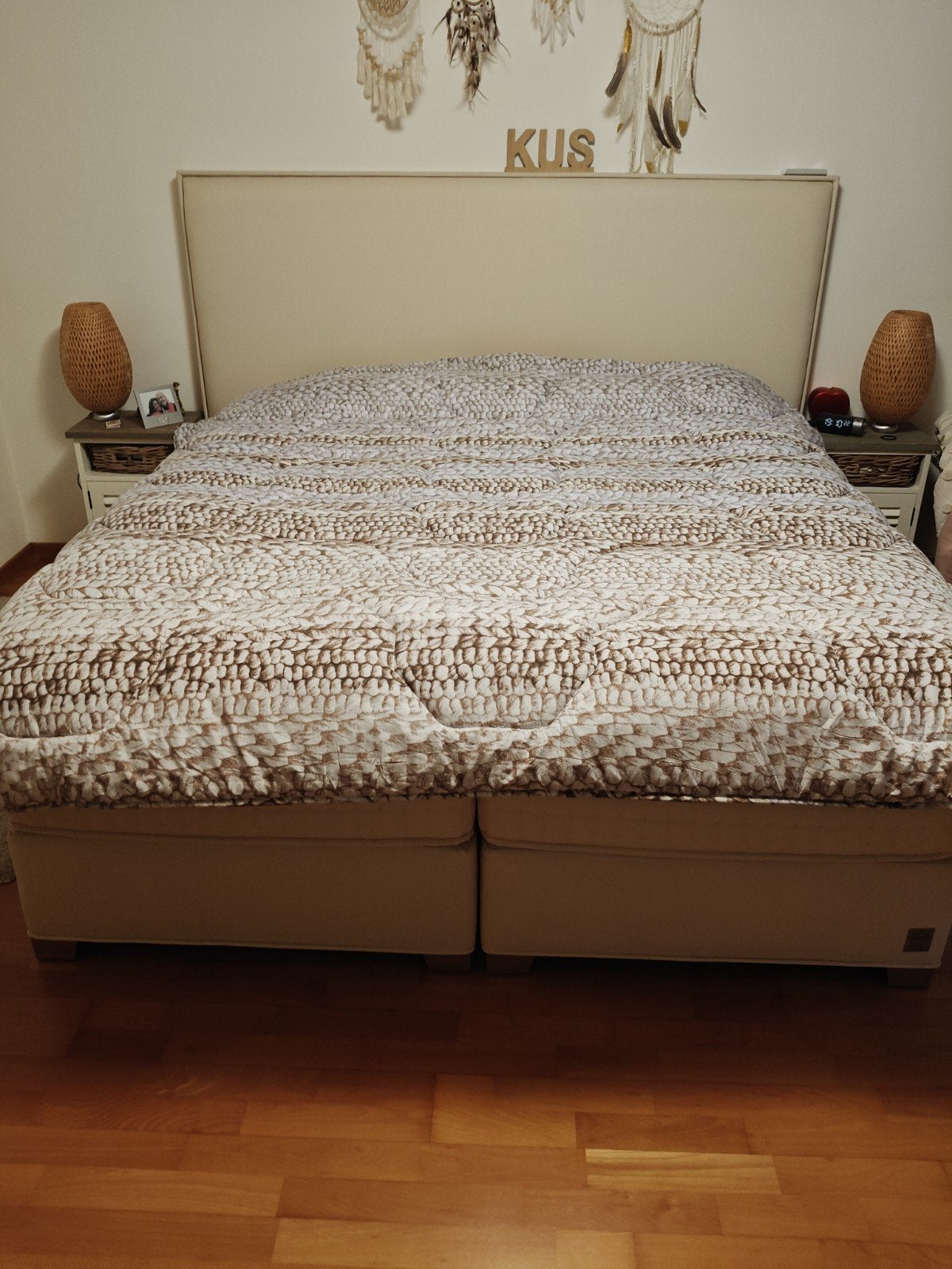 Dekbed zonder hoes., Beige, Tweepersoons, Ophalen of Verzenden, Overige maten