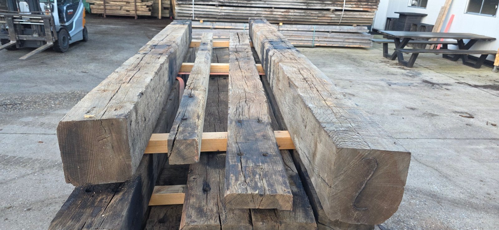 Partij Oude eiken balken | 20 x 20 cm |  300 t/m 350 cm lang, Woodfarm, Info@woodfarm.nl, 4251NT