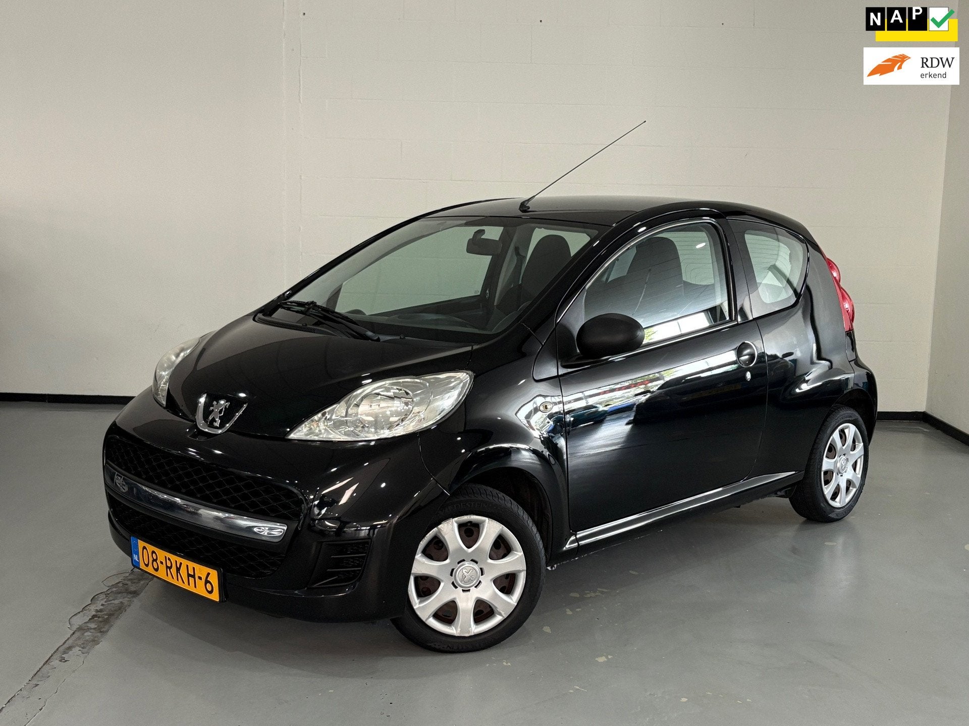 Peugeot 107 1.0-12V XR, Voorwielaandrijving, Gebruikt, 4 stoelen, Origineel Nederlands