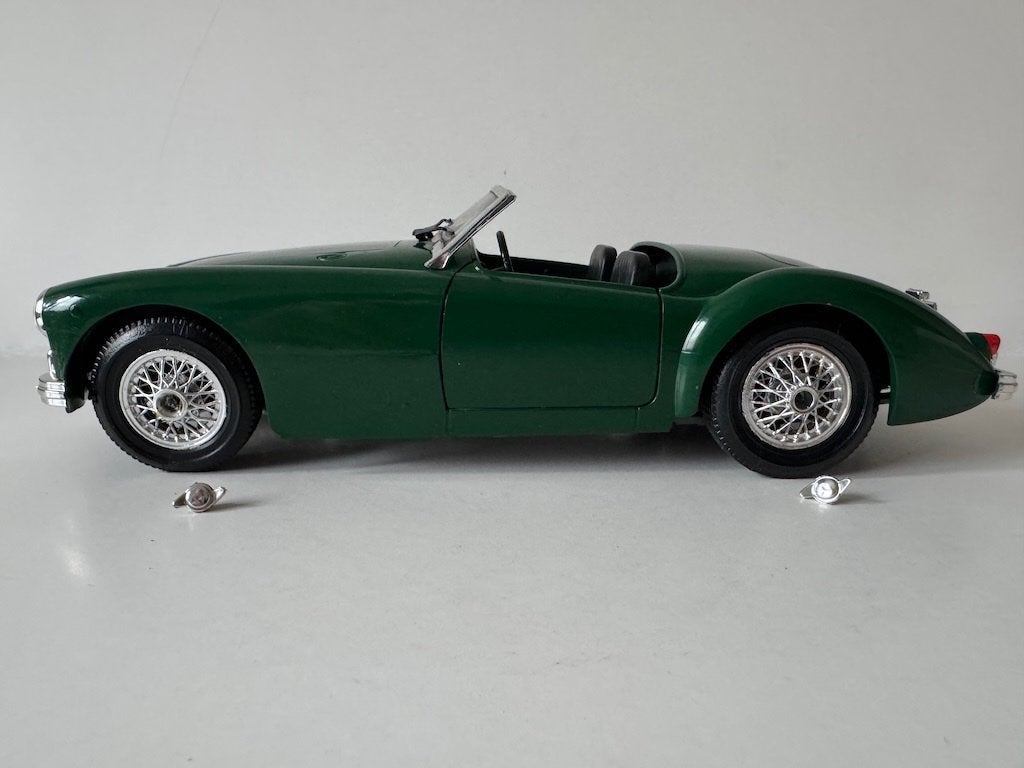 Polistil: MG MGA Twin Cam, 1:16, Hobby en Vrije tijd, Modelauto's | 1:18, Zo goed als nieuw, Auto, Overige merken, Ophalen of Verzenden