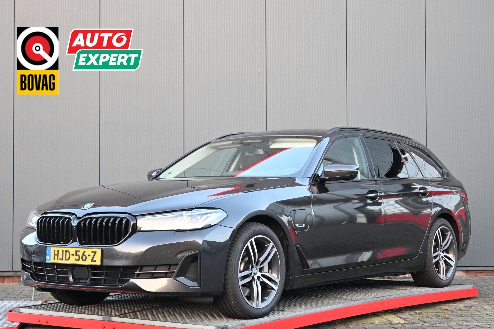 BMW 5 Serie Touring 530e xDrive Business Edition Plus trekha, Automaat, 1998 cc, 1935 kg, Gebruikt