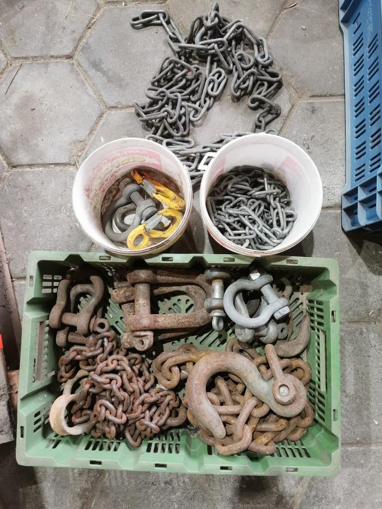 Diverse kettingen, haken, harpsluitingen, hijsogen - 1 koop, Ophalen, Gebruikt, Overige typen