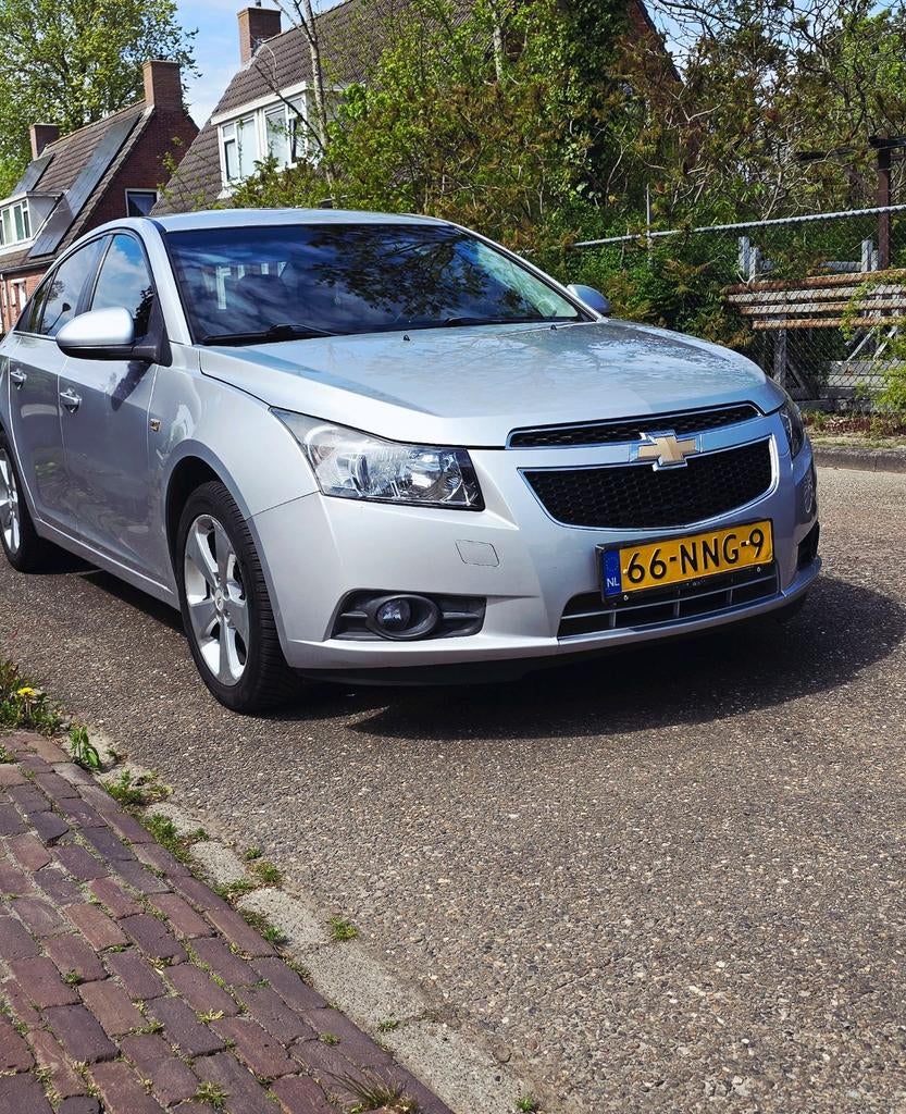 Chevrolet Cruze 1.8 AUT 2010 Grijs, 4 cilinders, 1290 kg, 1796 cc, Origineel Nederlands