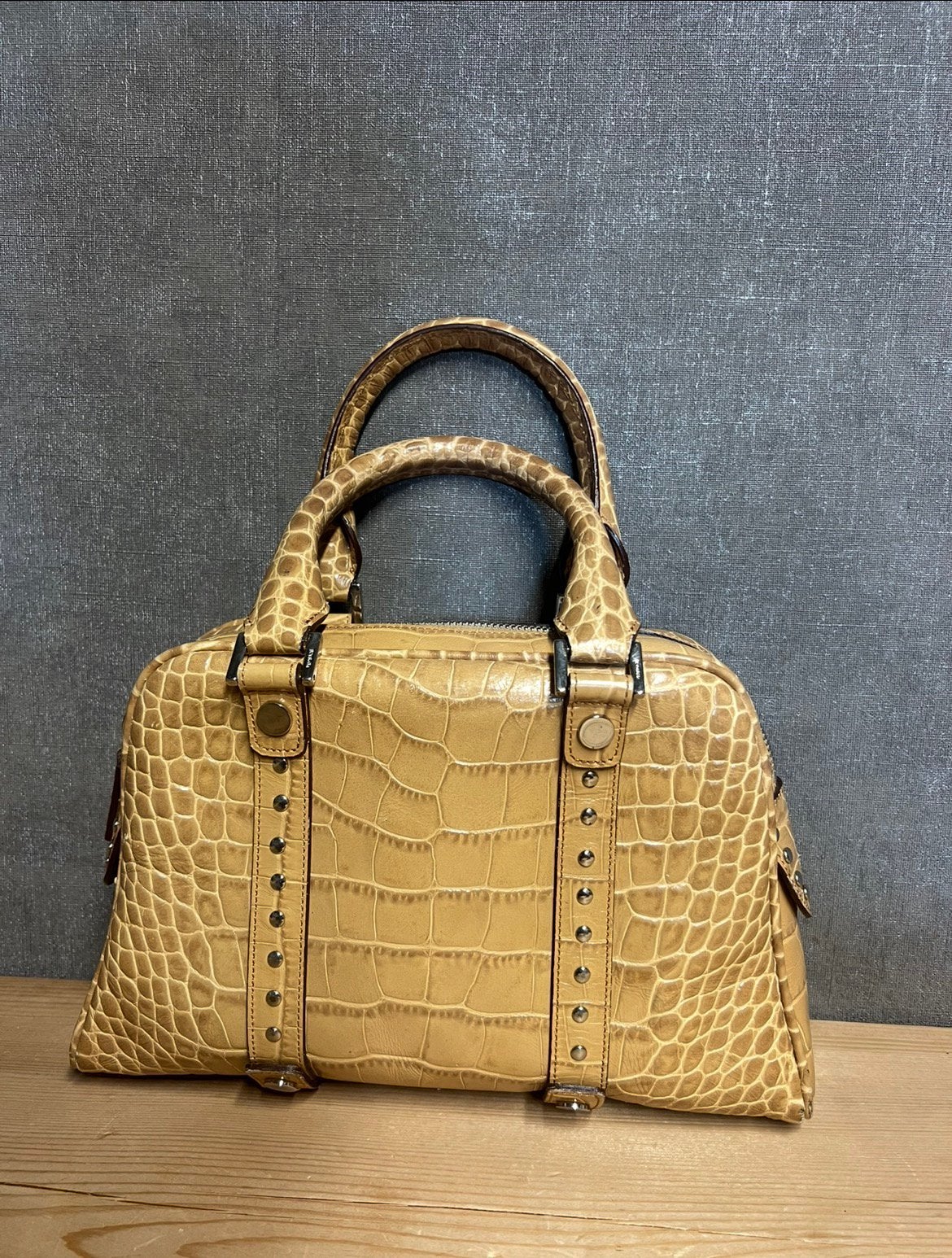 2004 Versace by donatella embossed leather small boston bag, Ophalen of Verzenden, Gebruikt, Overige kleuren, Handtas