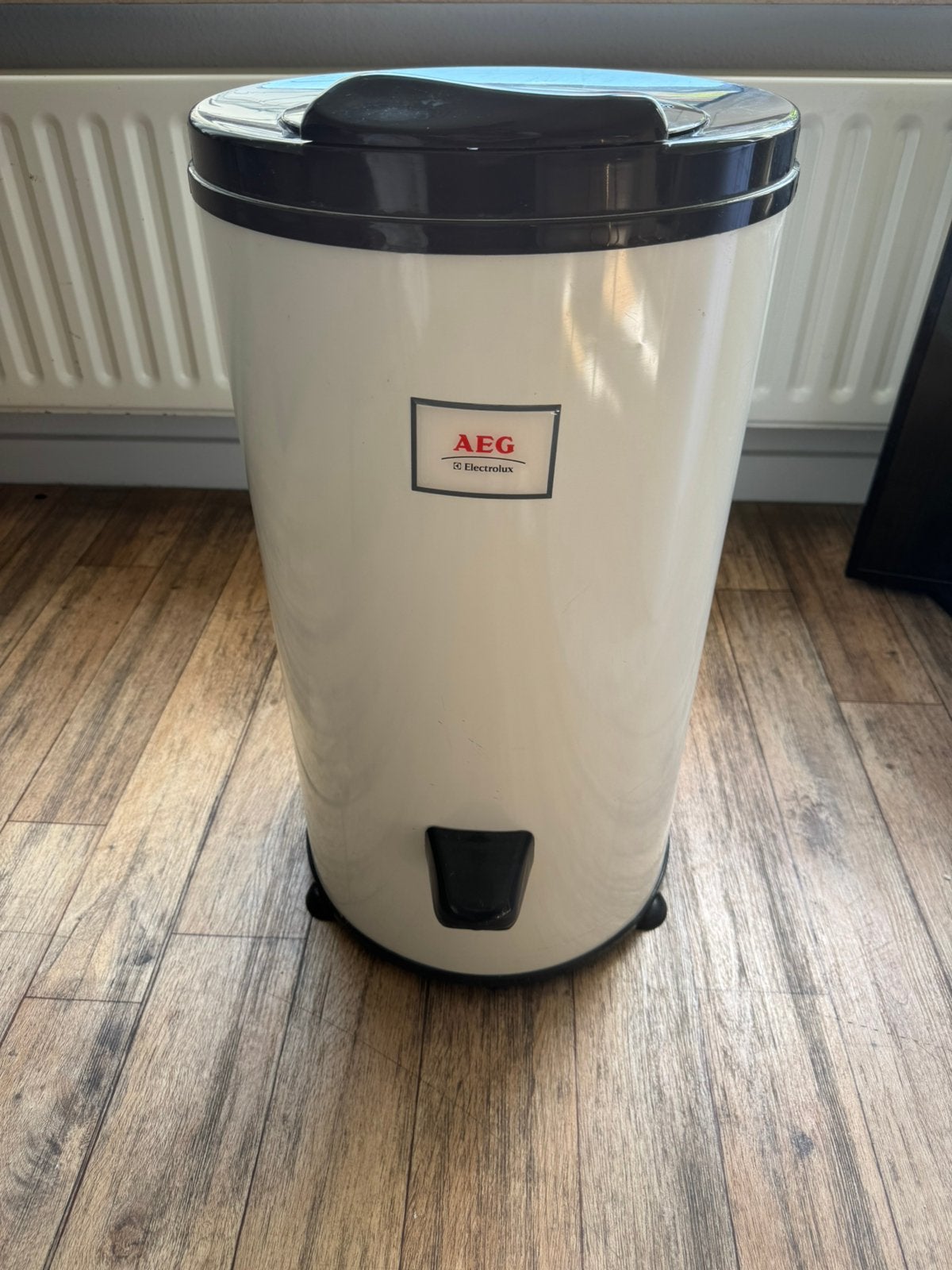 AEG Centrifuge, Ophalen, Minder dan 85 cm, 4 tot 6 kg, Overige typen