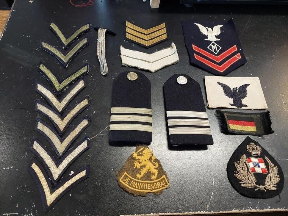Diverse militaire emblemen en insignes, Ophalen of Verzenden, Marine, Nederland, Embleem of Badge