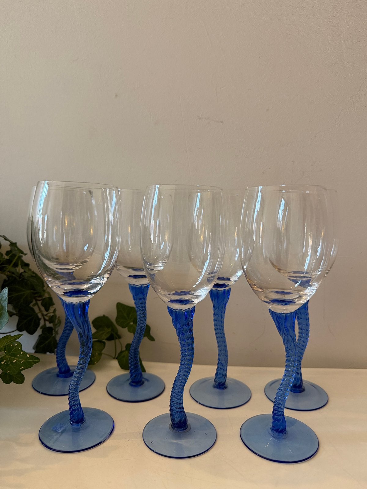 Set van 7 wijnglazen met Wavy voet, Ophalen of Verzenden