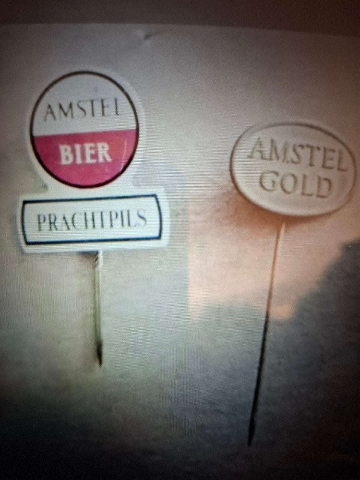 2 Speldjes Amstel bier, Ophalen of Verzenden, Zo goed als nieuw, Merk, Speldje of Pin