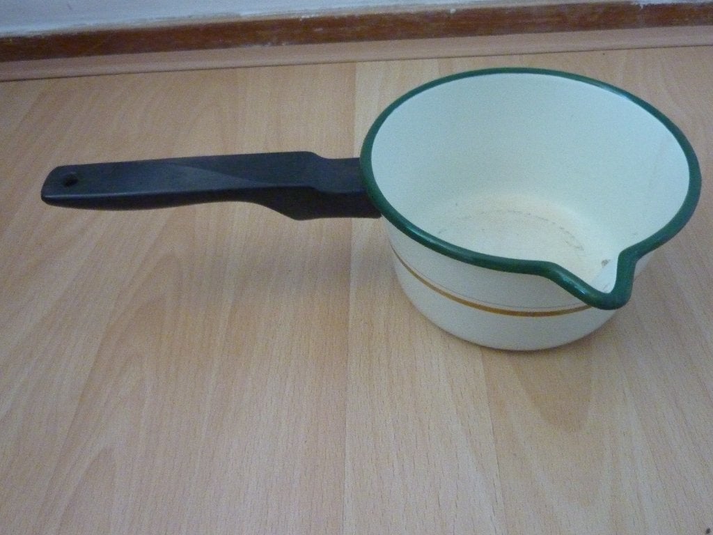 Emaille sauspan met schenktuit, Ophalen of Verzenden