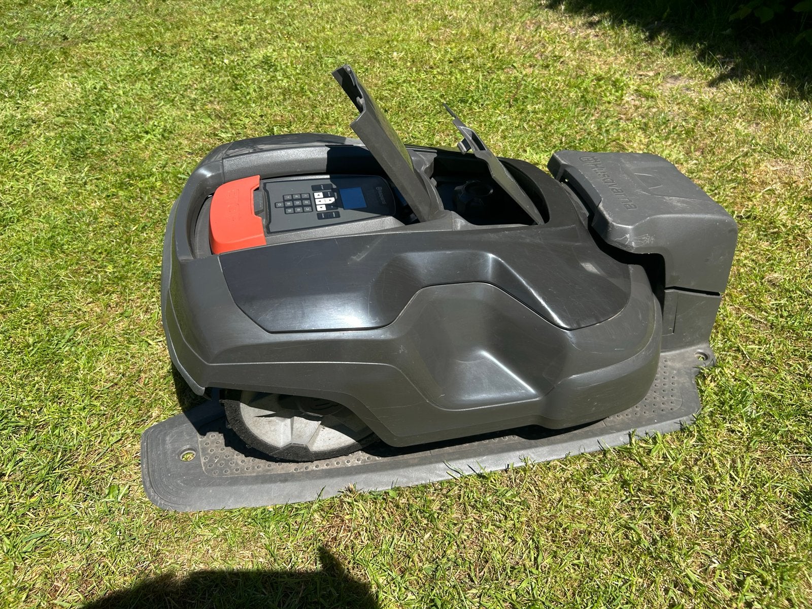 Husqvarna Automower 310 robotmaaier, Ophalen, Cirkelmaaier, Gebruikt, Accu-grasmaaier