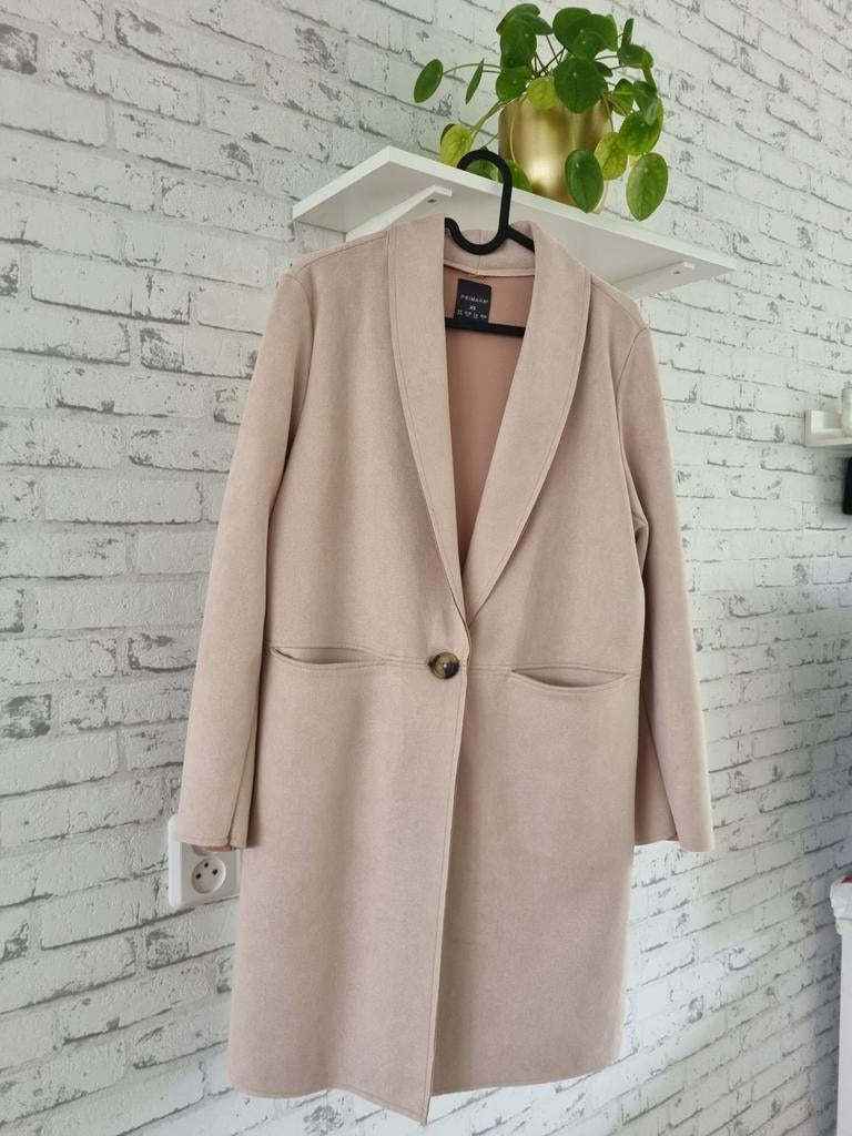 Primark beige jas maat XS met kleine penvlek, Primark, Beige, Ophalen of Verzenden, Maat 34 (XS) of kleiner