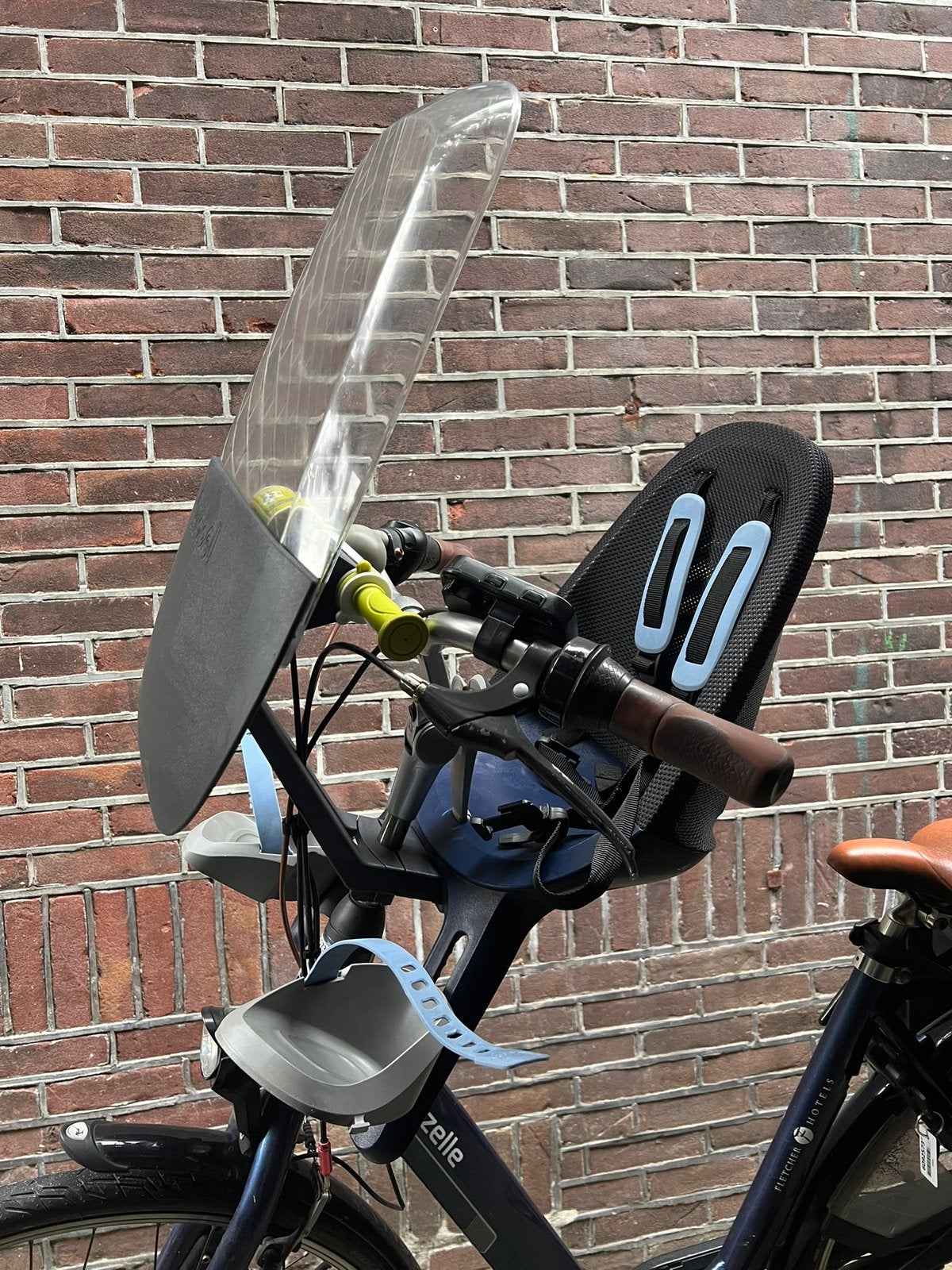 Qibbel fietszitje met windscherm en 2 adapters, Ophalen, Zo goed als nieuw