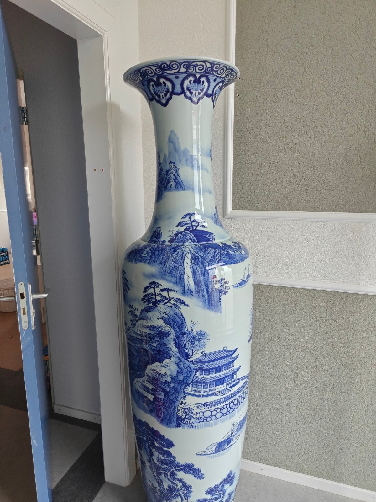 Grote Chinese Porseleinen Vaas - Blauw-Wit Landschap, Antiek en Kunst, Ophalen
