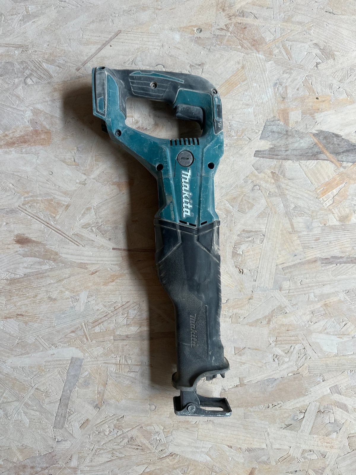 Makita djr186 Reciprozaag 18v stuk, Doe-het-zelf en Verbouw, Gebruikt, 70 mm of meer, 600 tot 1200 watt, Ophalen of Verzenden
