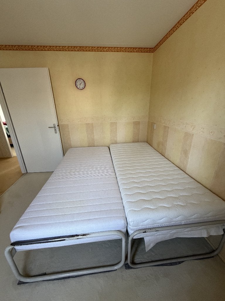 Twee koudschuimmatrassen te koop, Ophalen, Gebruikt, 90 cm, Eenpersoons