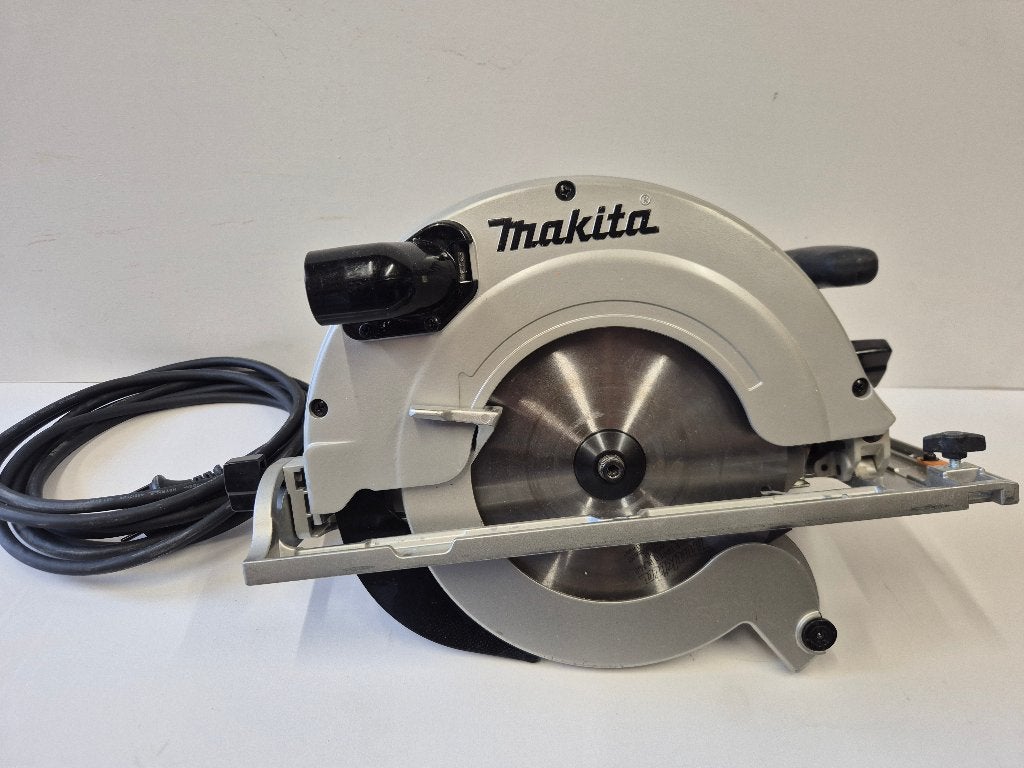 Makita 5903R Cirkelzaag, Ø235mm incl. adapter voor liniaal, Ophalen, Cirkelzaag, 70 mm of meer, Zo goed als nieuw