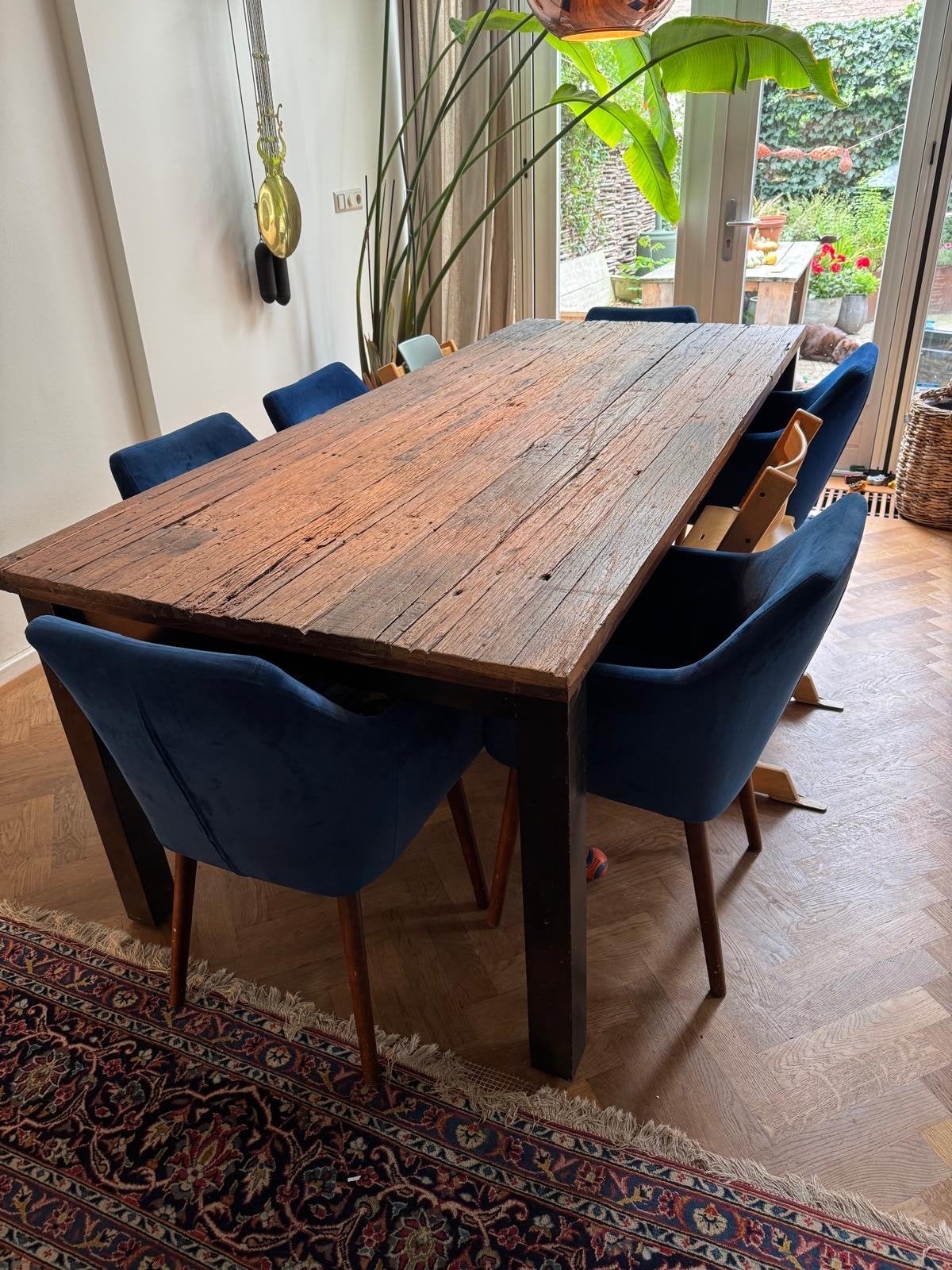Robuuste eettafel van oud hout met metalen onderstel, Huis en Inrichting, Ophalen, Gebruikt, 200 cm of meer, 50 tot 100 cm