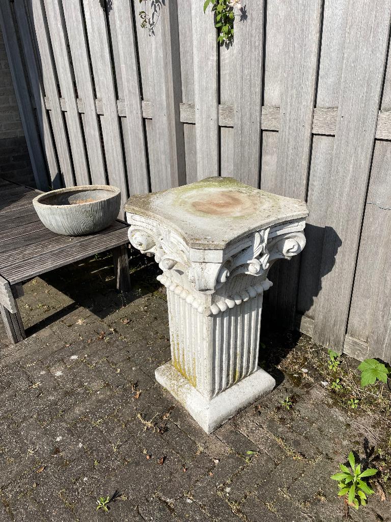 Betonnen zuil sokkel voor in de tuin, Ophalen, Gebruikt