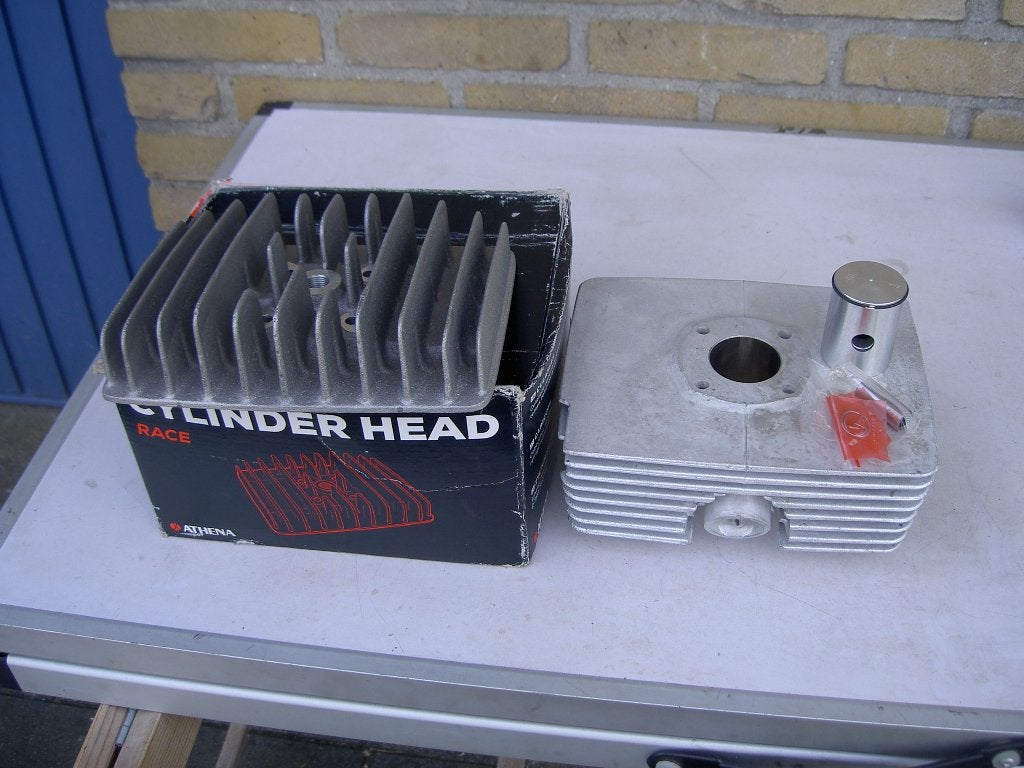 nwe athena cylinder kop in doos en een nwe cilinder, Fietsen en Brommers, Brommeronderdelen | Zundapp, Ophalen of Verzenden, Nieuw