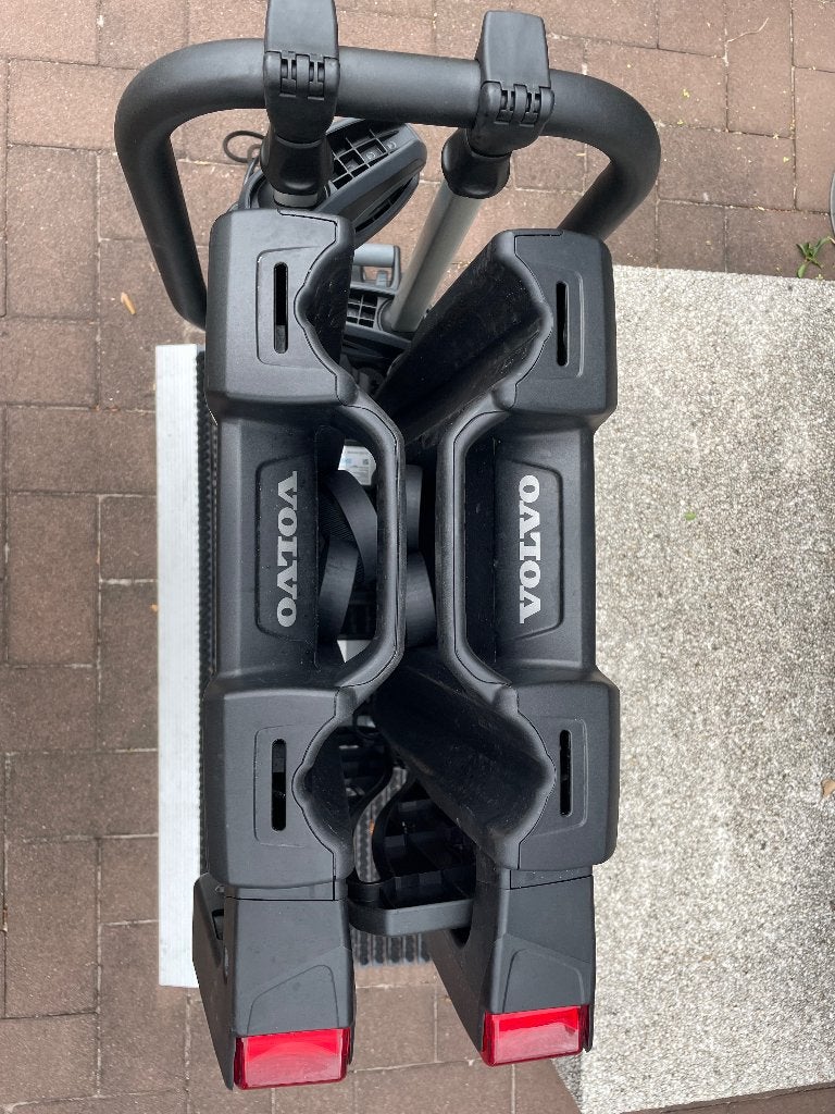 Volvo fietsendrager, Ophalen, Zo goed als nieuw, Brede banden, 2 fietsen