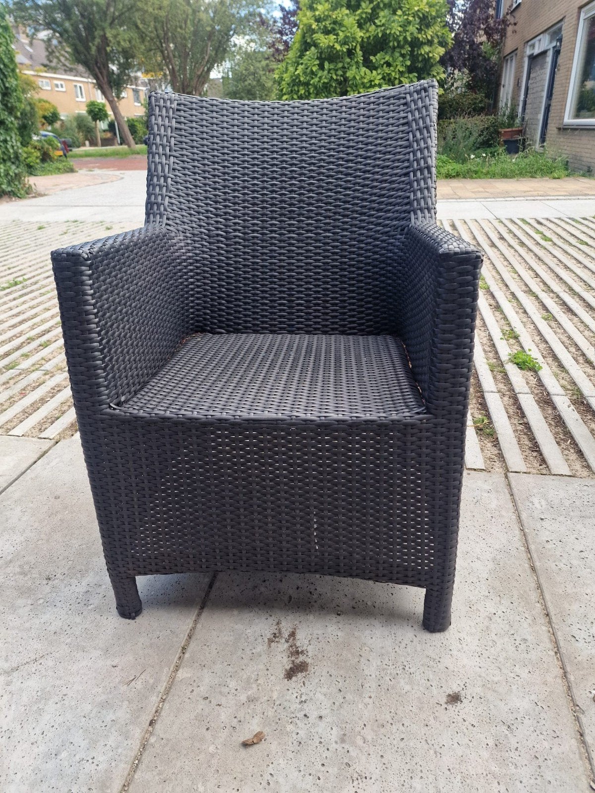 4 Zwarte Kunststof Rieten Stoelen, Ophalen, Gebruikt, Kunststof