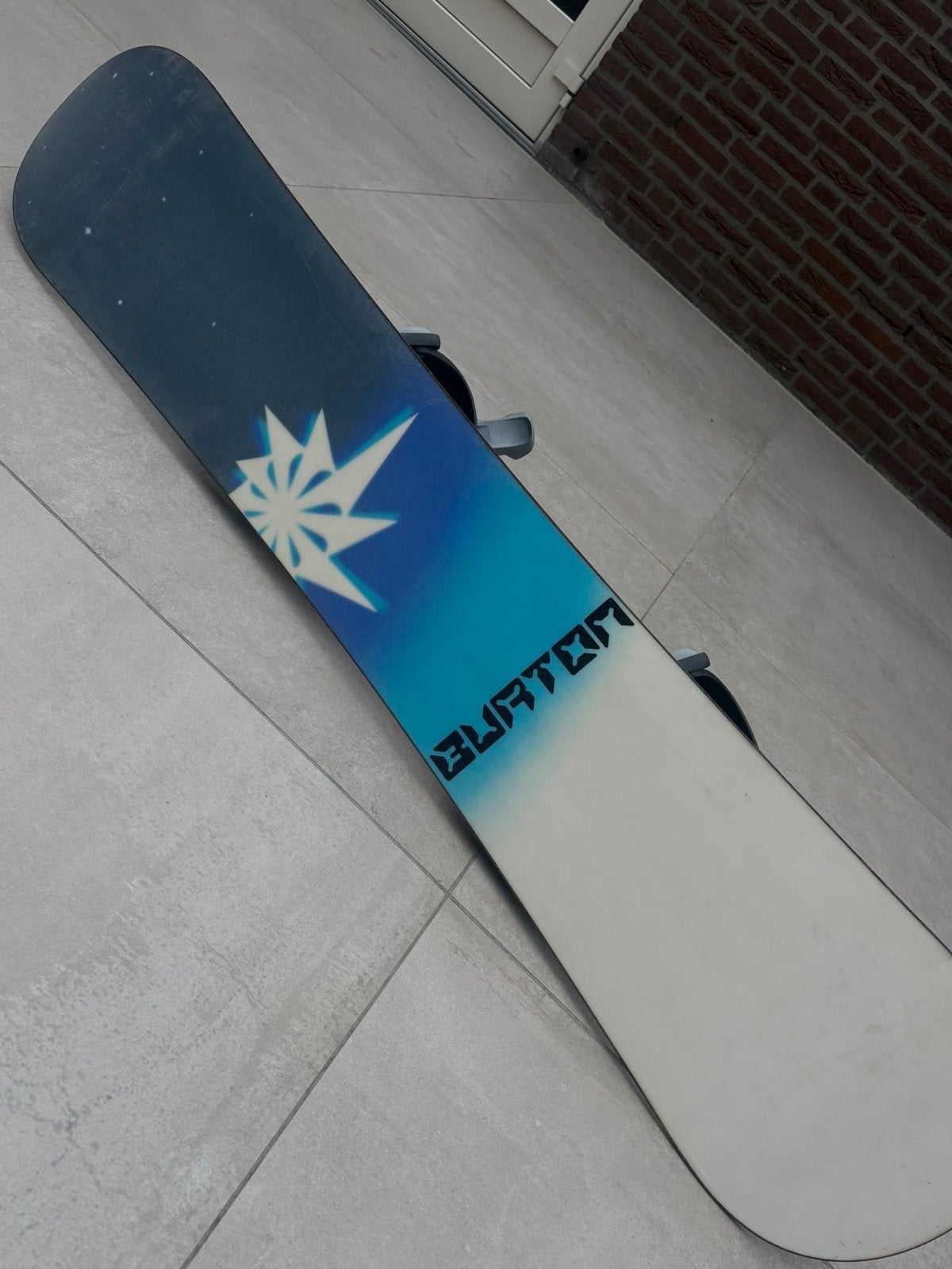 Burton Clash Snowboard met Flow bindingen, Sport en Fitness, Snowboarden, Ophalen, Gebruikt, Board
