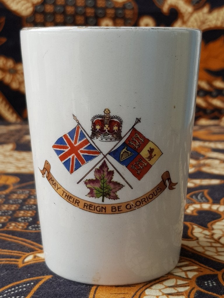 Antieke jubileum beker uit Engeland van Devon Ware 10,2 cm., Ophalen of Verzenden