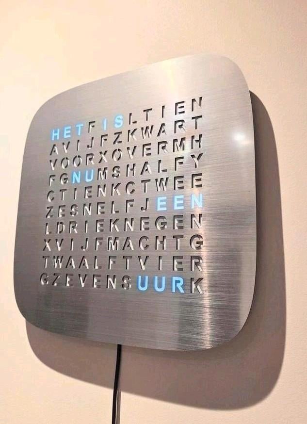 Woordklok 27cm hout, rvs of zwart (wordclock), Huis en Inrichting, Woonaccessoires | Klokken, Ophalen of Verzenden, Nieuw, Wandklok