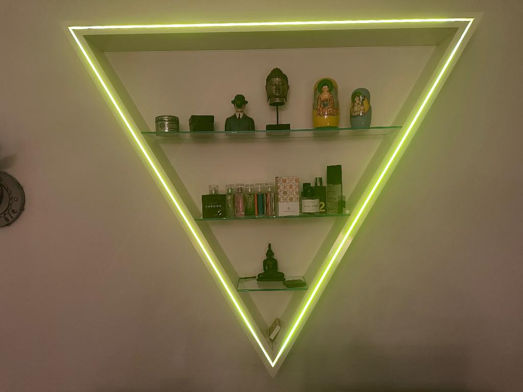 design wandkast met verlichting, Huis en Inrichting, Kasten | Wandmeubels, Zo goed als nieuw, 100 tot 150 cm, Minder dan 150 cm