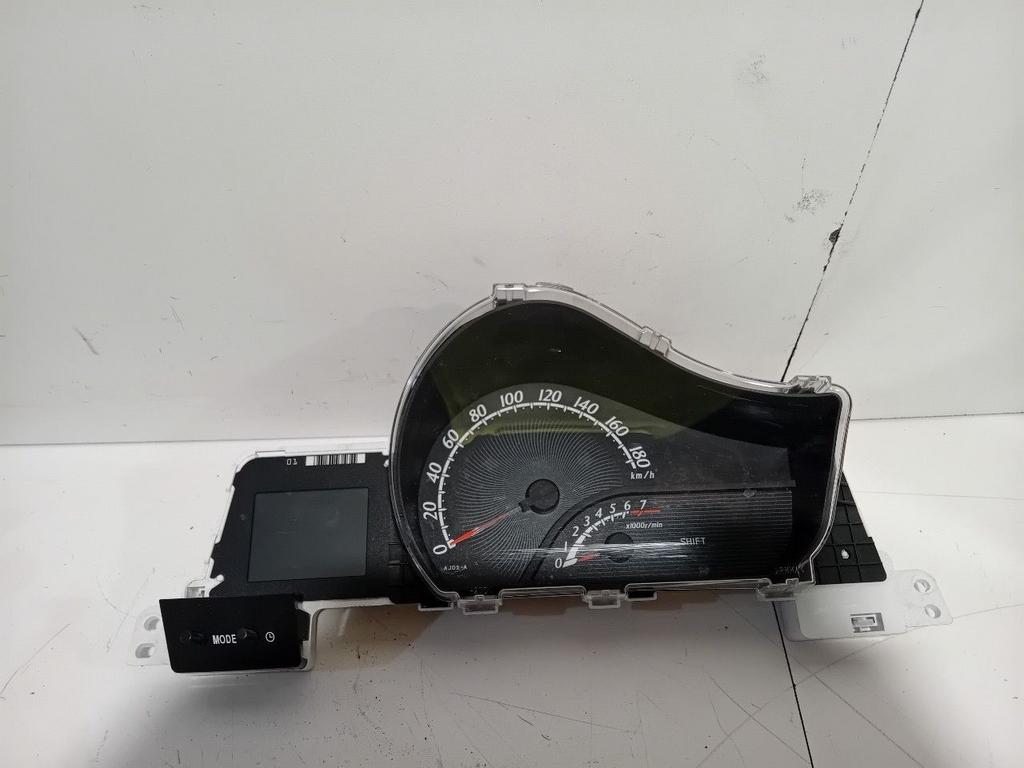 Cockpit Toyota iQ, Onderdelen@venauto.nl, Van der Ven Autorecycling B.V., Gebruikt, Ettenseweg 76, 4706 PB Roosendaal, The Netherlands