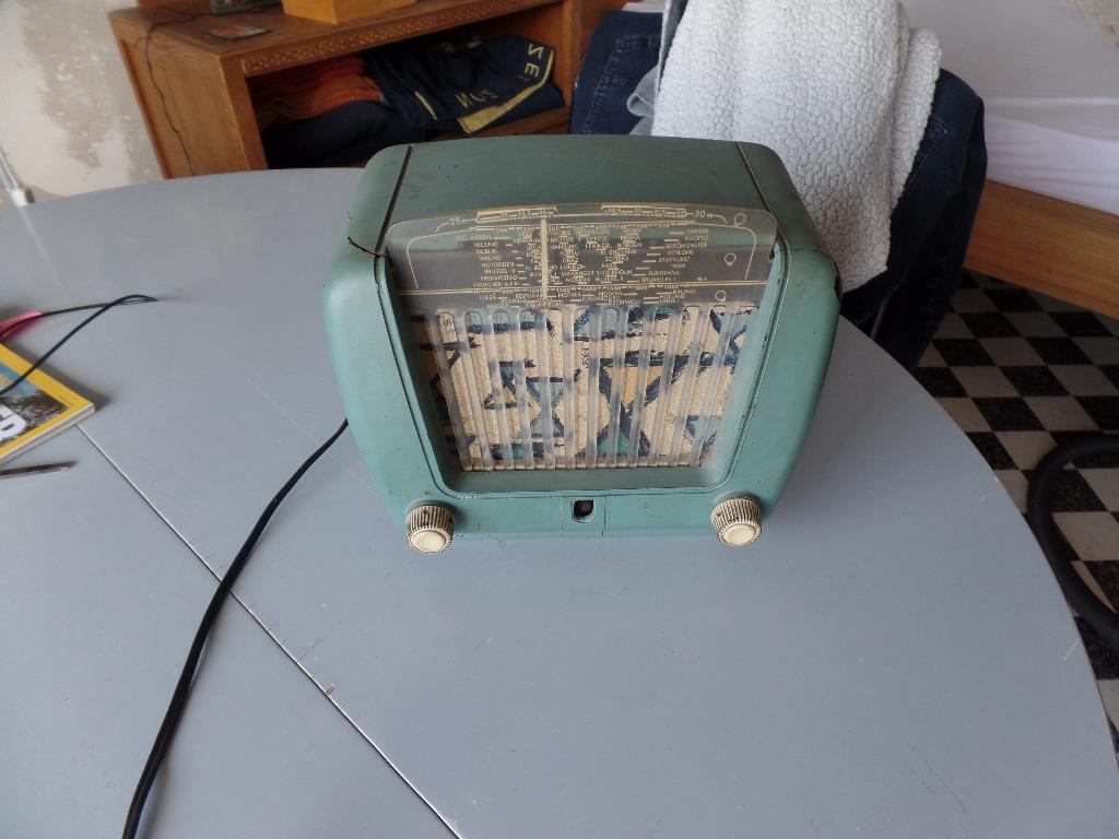 Te koop aangeboden Buizen radio Philips type BX290U, Ophalen