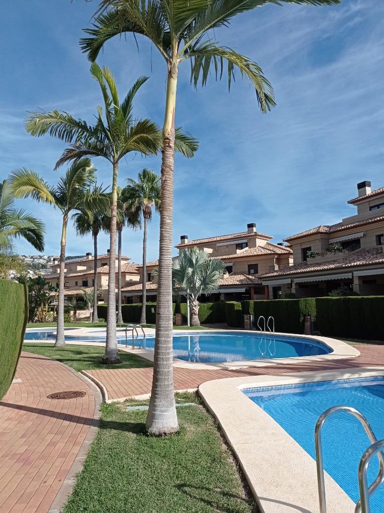 Te huur 3 kamer appartement Javea mooi complex, Dorp, 2 slaapkamers, Costa Blanca, Aan zee