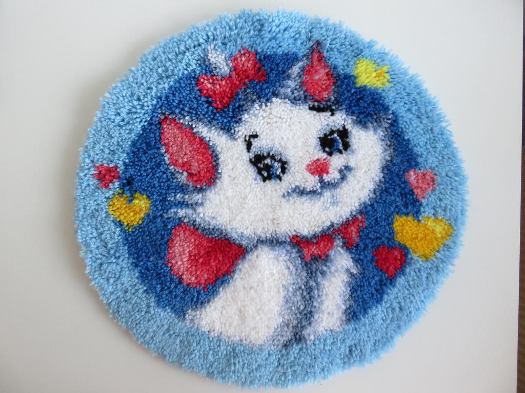 handgeknoopt Disney Aristocats Marie vloerkleedje, Kinderen en Baby's, Ophalen of Verzenden, Zo goed als nieuw, Kleed of Kussen
